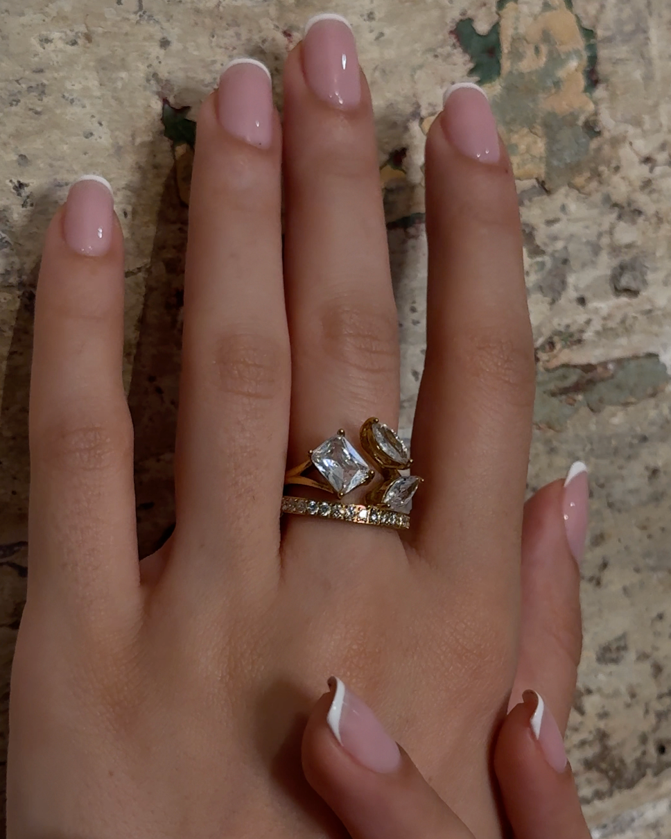 Sultana three-stone ring, 18K gold plated — view 2